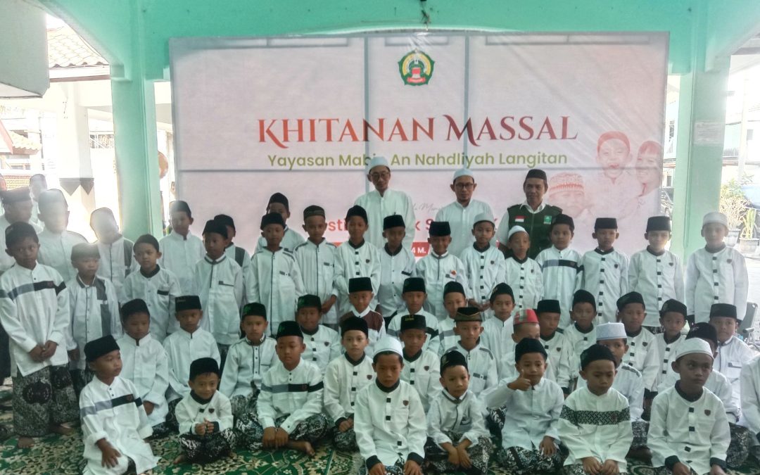 Khitanan Massal Festival Anak Sholeh Ke-8