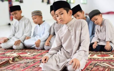 Imam Salah Baca Al-Quran, Apakah Sah Shalat Jamaahnya?